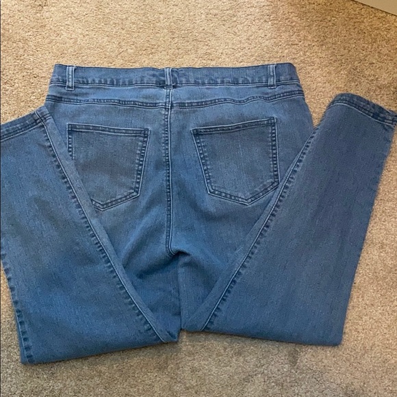 Perfect condition jeans - Picture 3 of 3